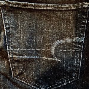 SOLD 🏷 EUC AEO Super Hi-Rise Black Jegging